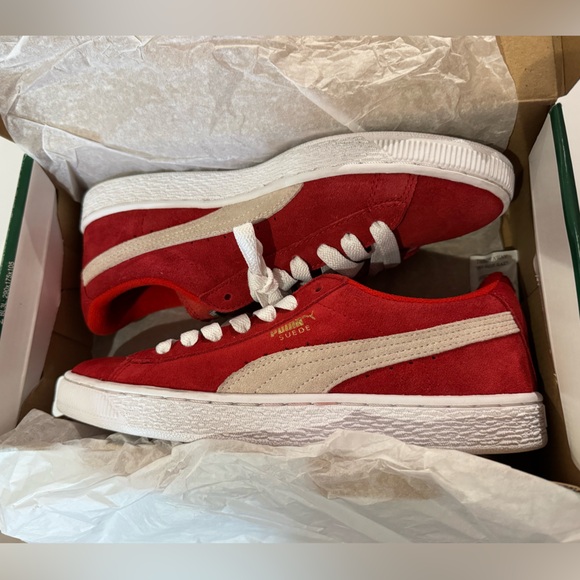 Puma Suede Jr. size 7y “high risk red”  LOOKS NEW - Picture 11 of 15